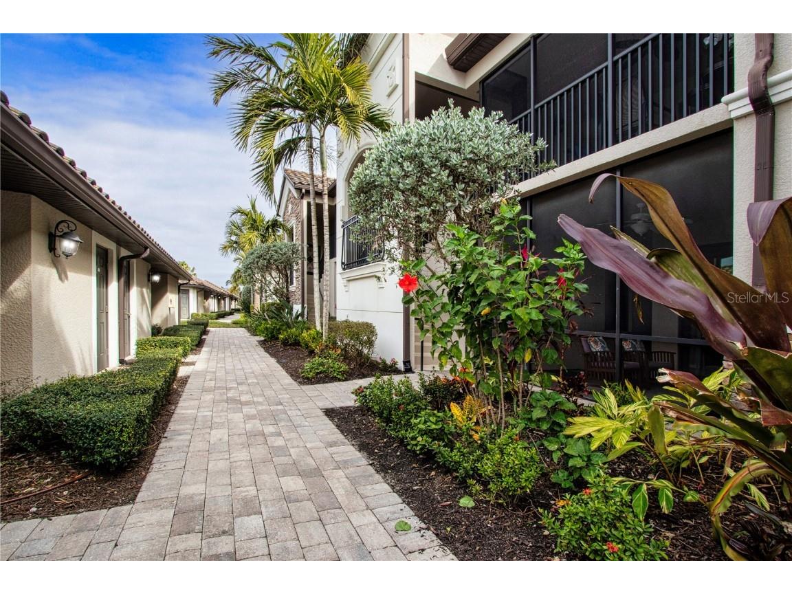 5548 Palmer Circle #102 Bradenton FL 34211 A4641256 image8