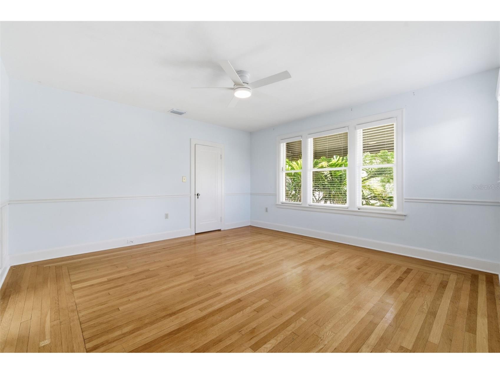555 18th Avenue NE Saint Petersburg FL 33704 TB8509879 image14