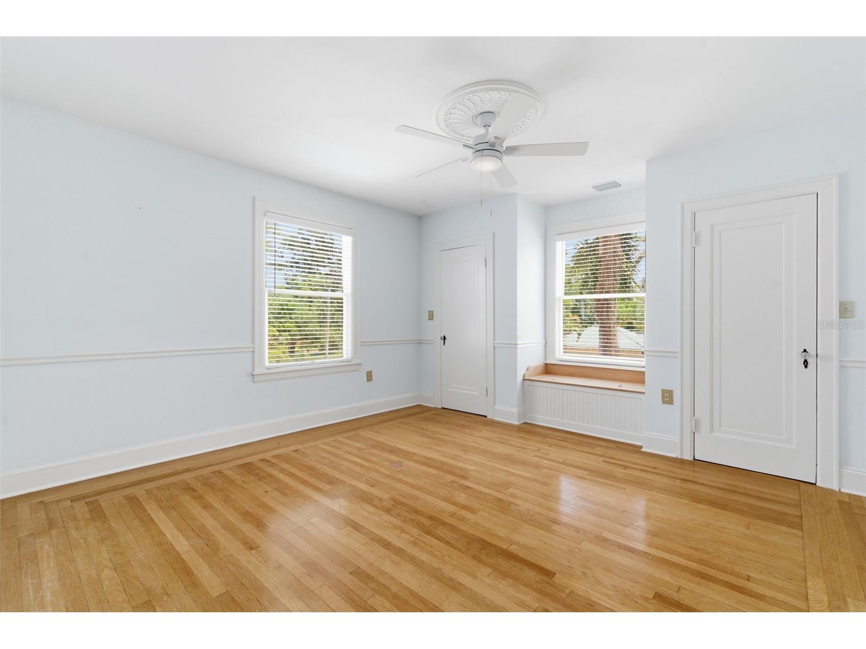 555 18th Avenue NE Saint Petersburg FL 33704 TB8509879 image19