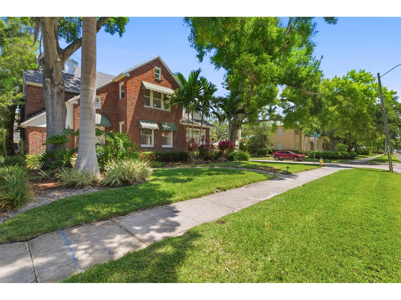 555 18th Avenue NE Saint Petersburg FL 33704 TB8509879 image3