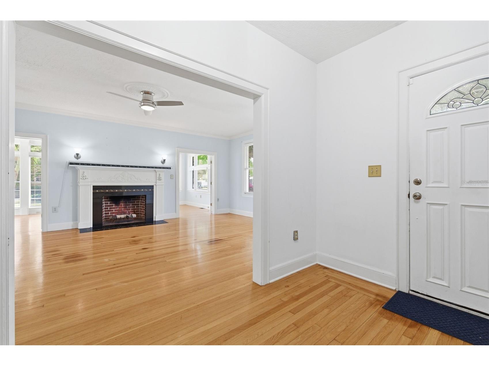 555 18th Avenue NE Saint Petersburg FL 33704 TB8509879 image4