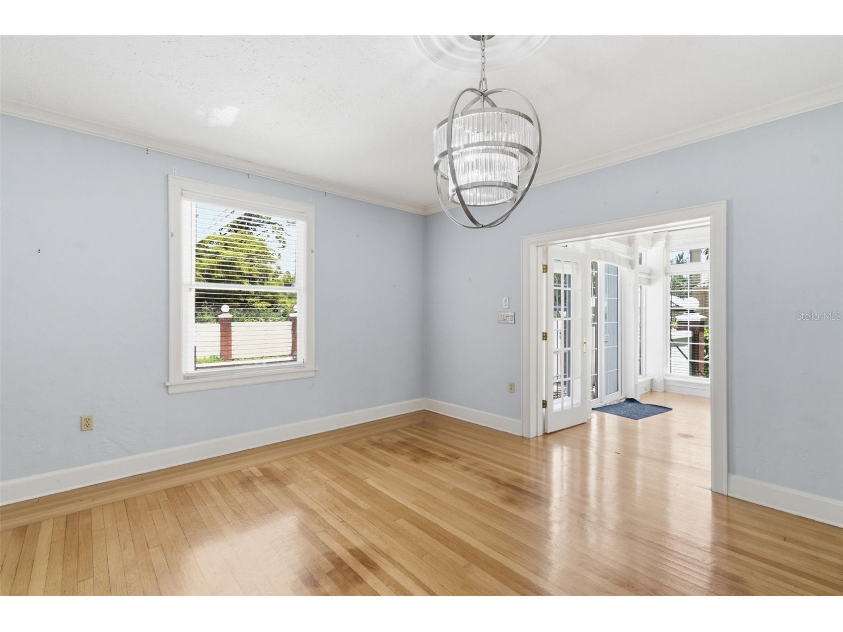 555 18th Avenue NE Saint Petersburg FL 33704 TB8509879 image8