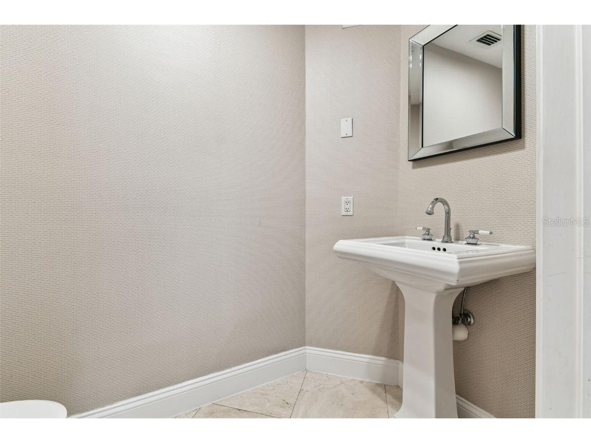 555 5th Avenue NE #424 Saint Petersburg FL 33701 TB8431335 image24