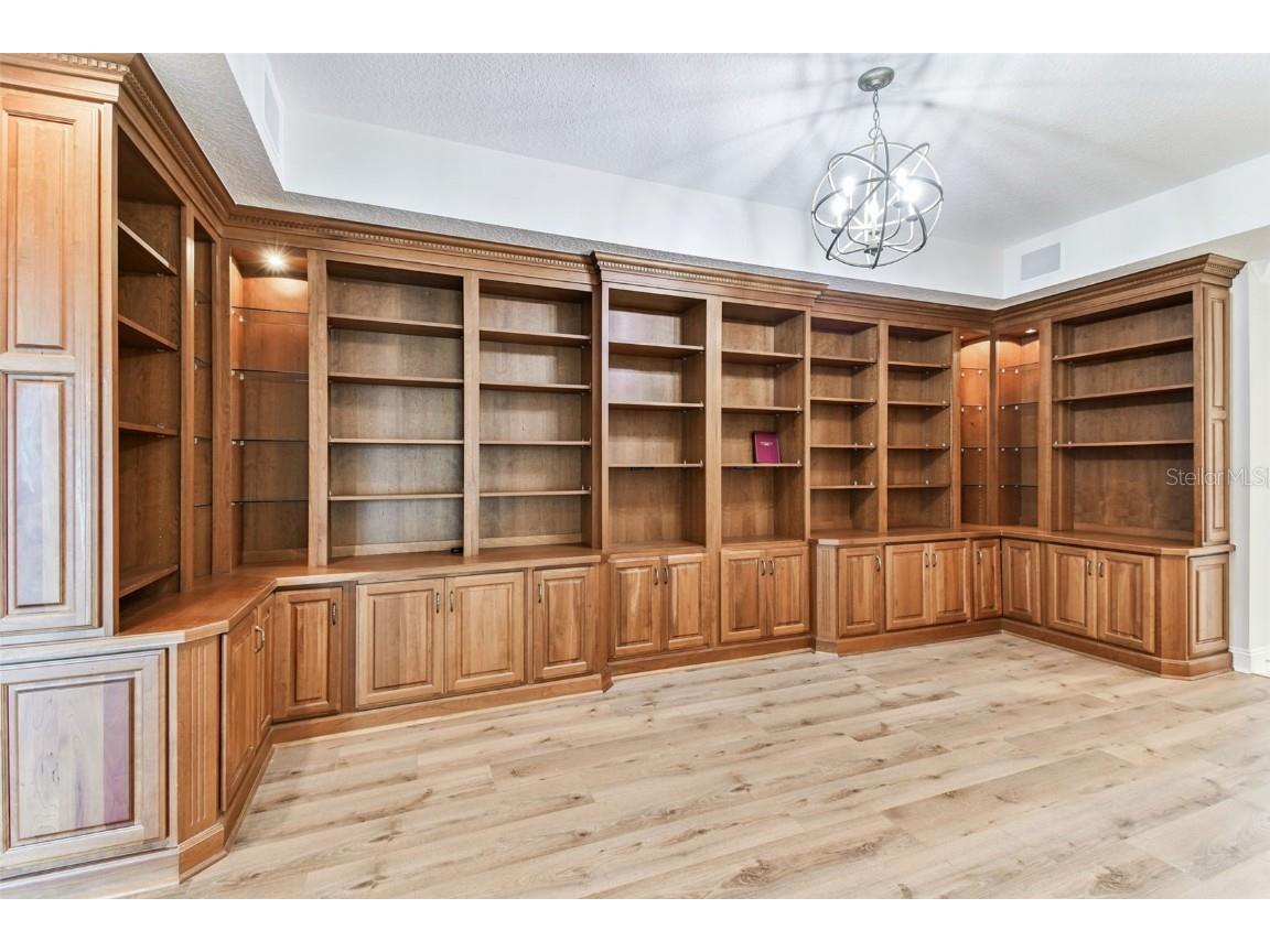 555 5th Avenue NE #424 Saint Petersburg FL 33701 TB8431335 image37