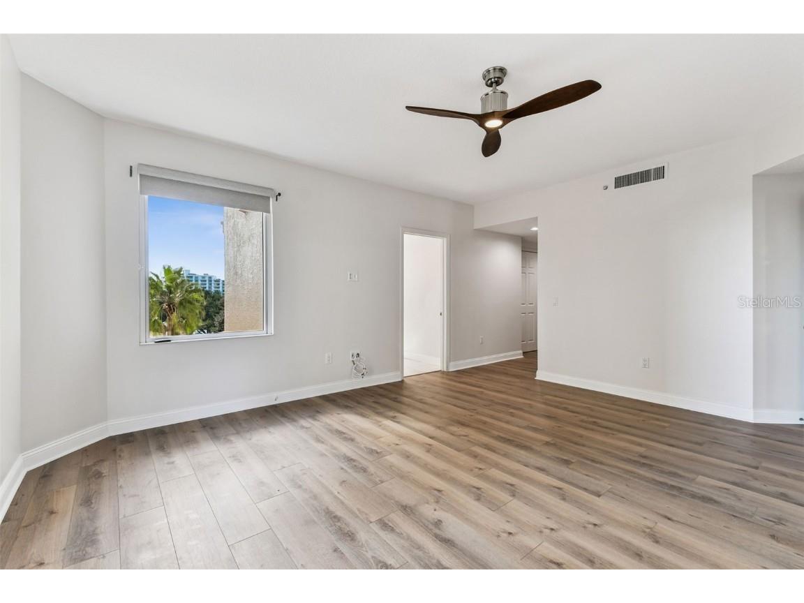 555 5th Avenue NE #424 Saint Petersburg FL 33701 TB8431335 image42