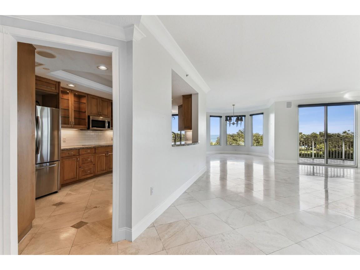 555 5th Avenue NE #424 Saint Petersburg FL 33701 TB8431335 image5