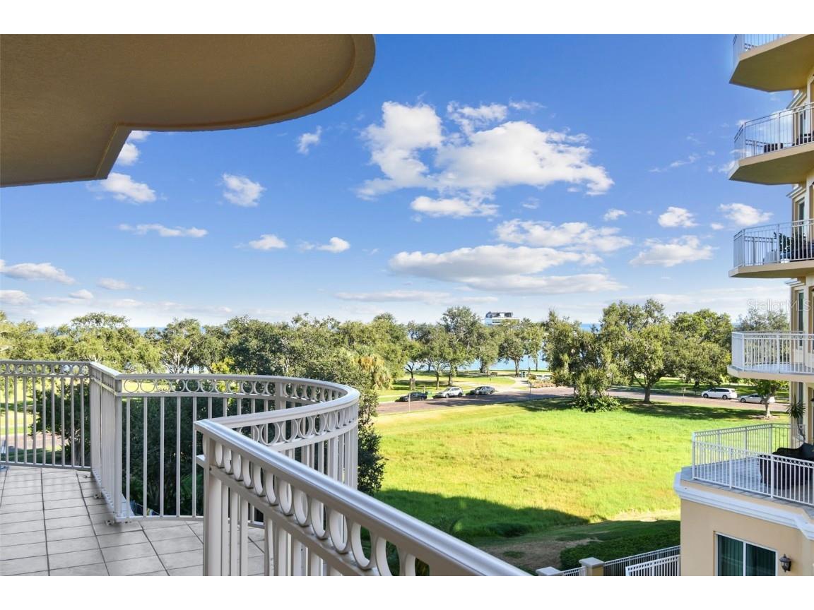 555 5th Avenue NE #424 Saint Petersburg FL 33701 TB8431335 image59