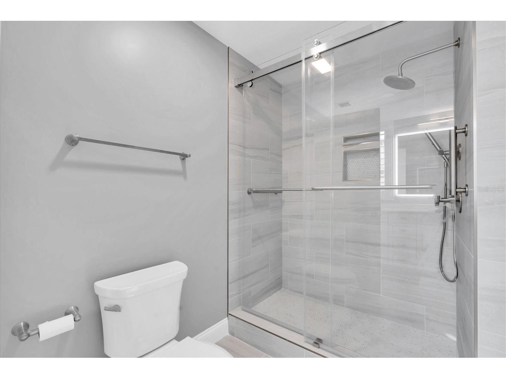 555 5th Avenue NE #711 Saint Petersburg FL 33701 TB8455398 image42