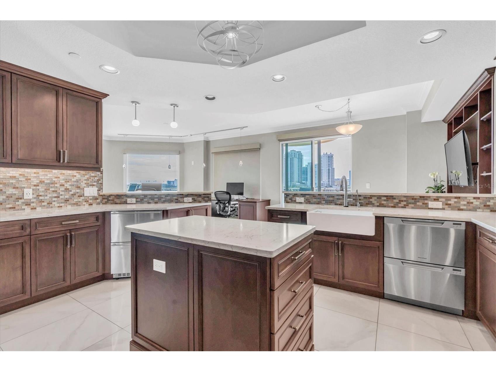 555 5th Avenue NE #711 Saint Petersburg FL 33701 TB8455398 image8