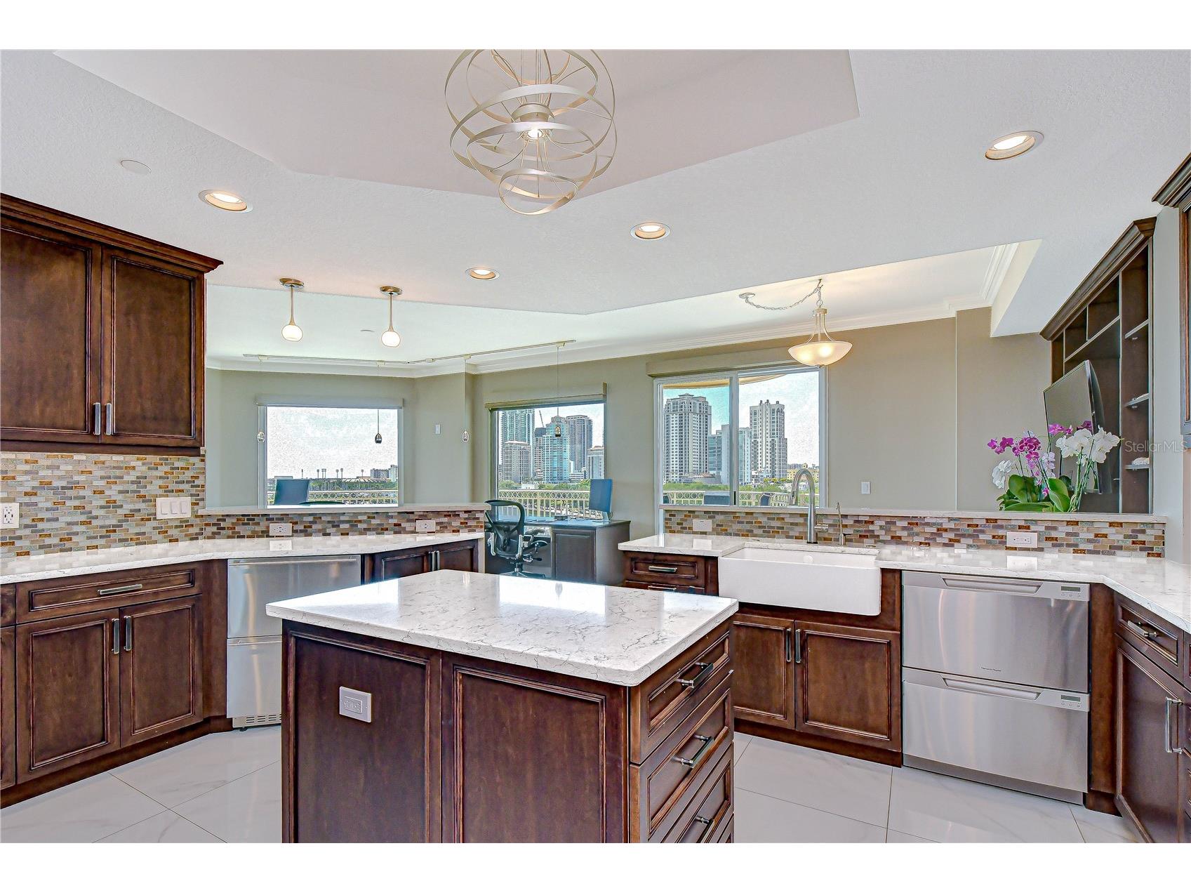 555 5th Avenue NE #711 Saint Petersburg FL 33701 TB8503095 image22