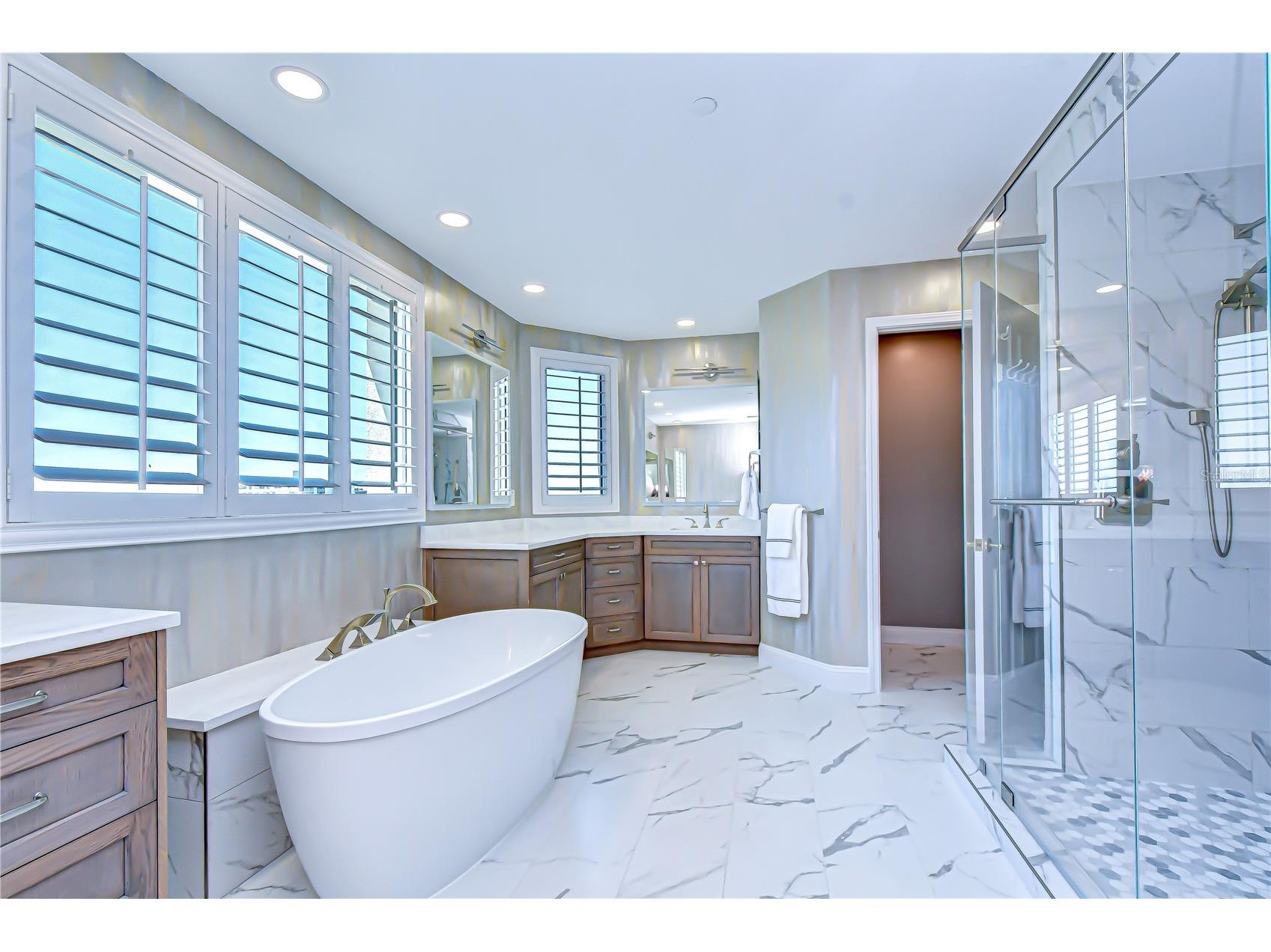 555 5th Avenue NE #711 Saint Petersburg FL 33701 TB8503095 image28