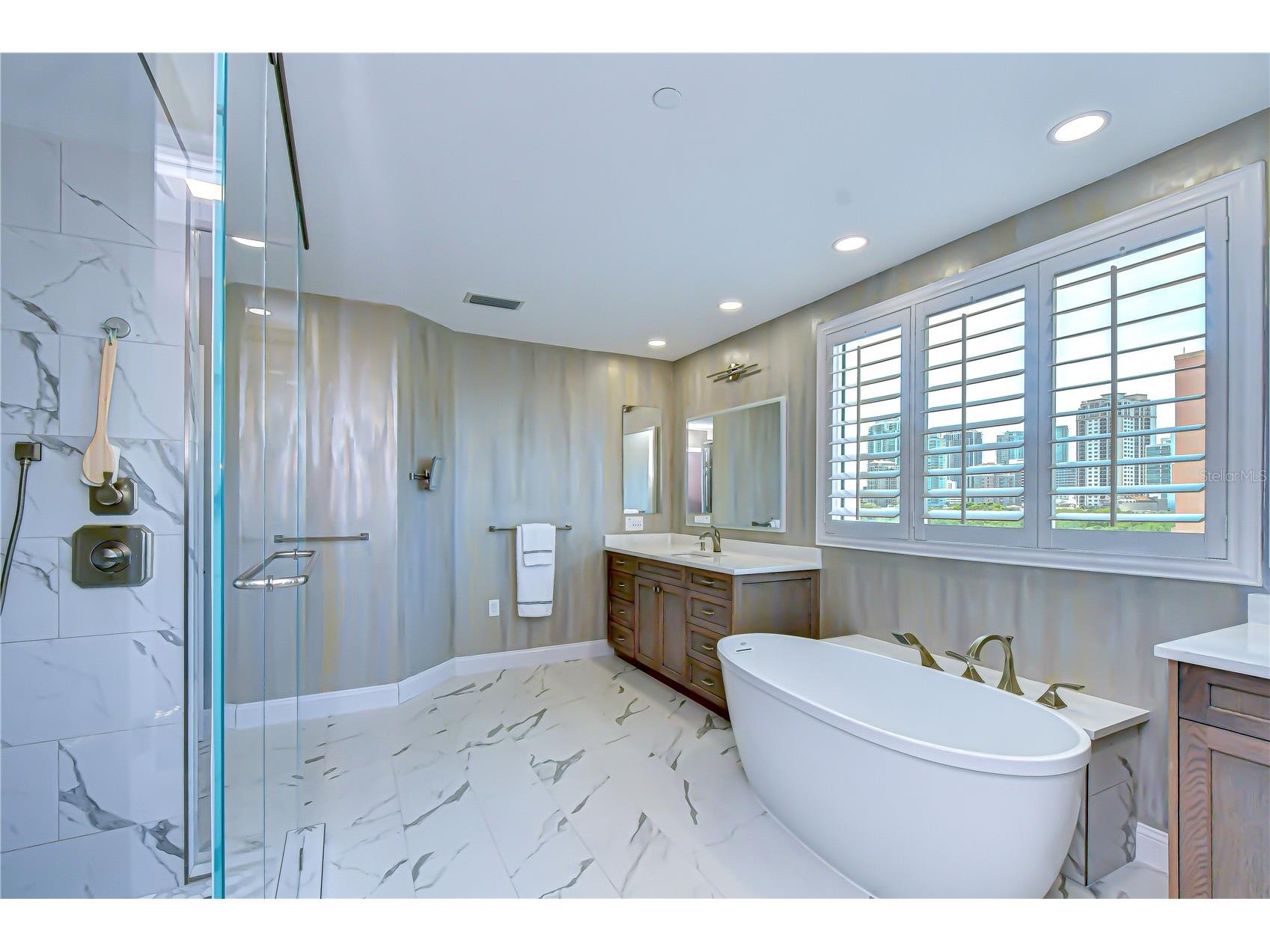 555 5th Avenue NE #711 Saint Petersburg FL 33701 TB8503095 image30