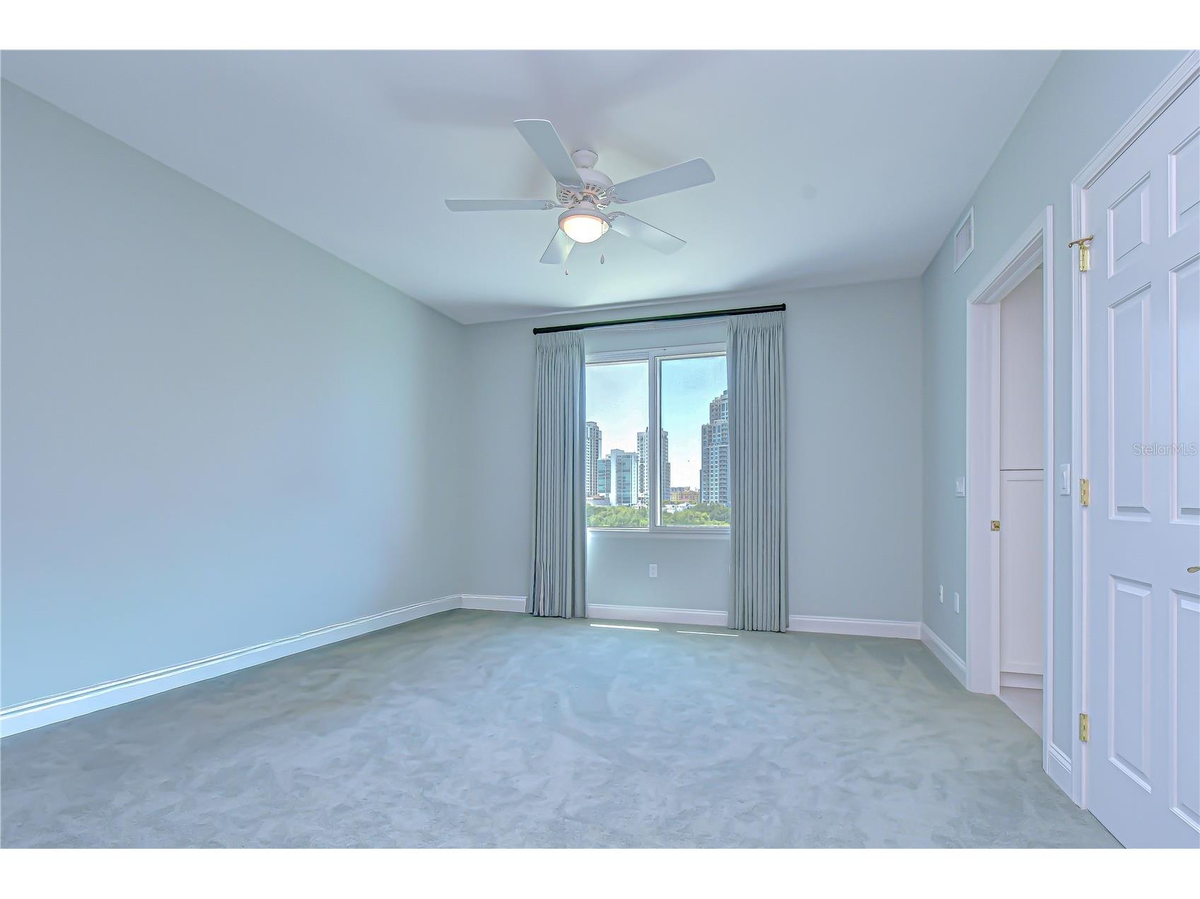 555 5th Avenue NE #711 Saint Petersburg FL 33701 TB8503095 image35