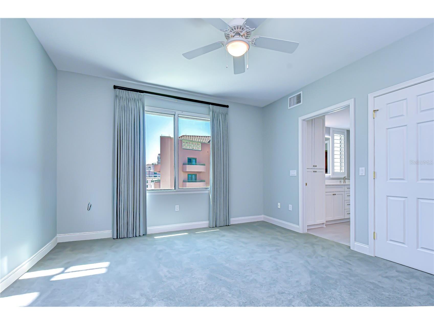555 5th Avenue NE #711 Saint Petersburg FL 33701 TB8503095 image36
