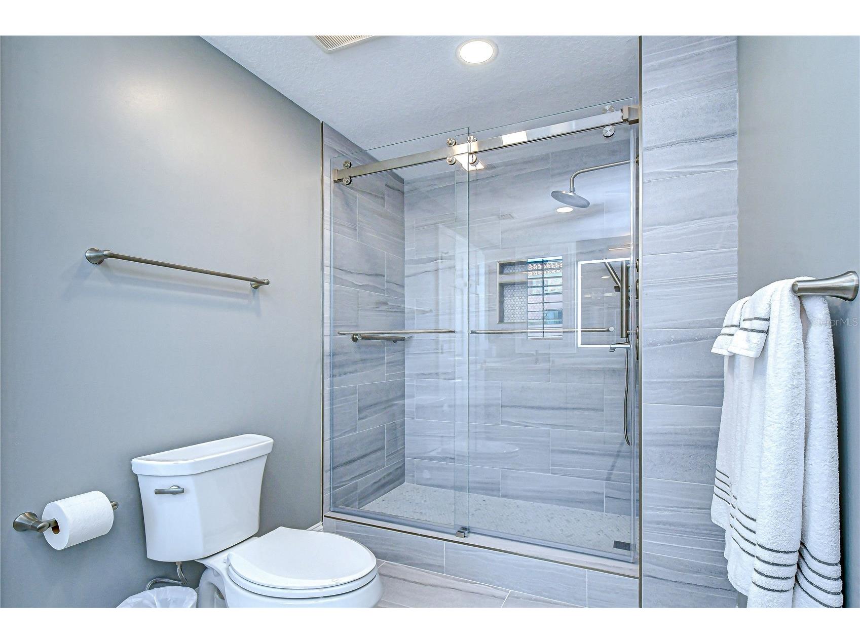 555 5th Avenue NE #711 Saint Petersburg FL 33701 TB8503095 image38