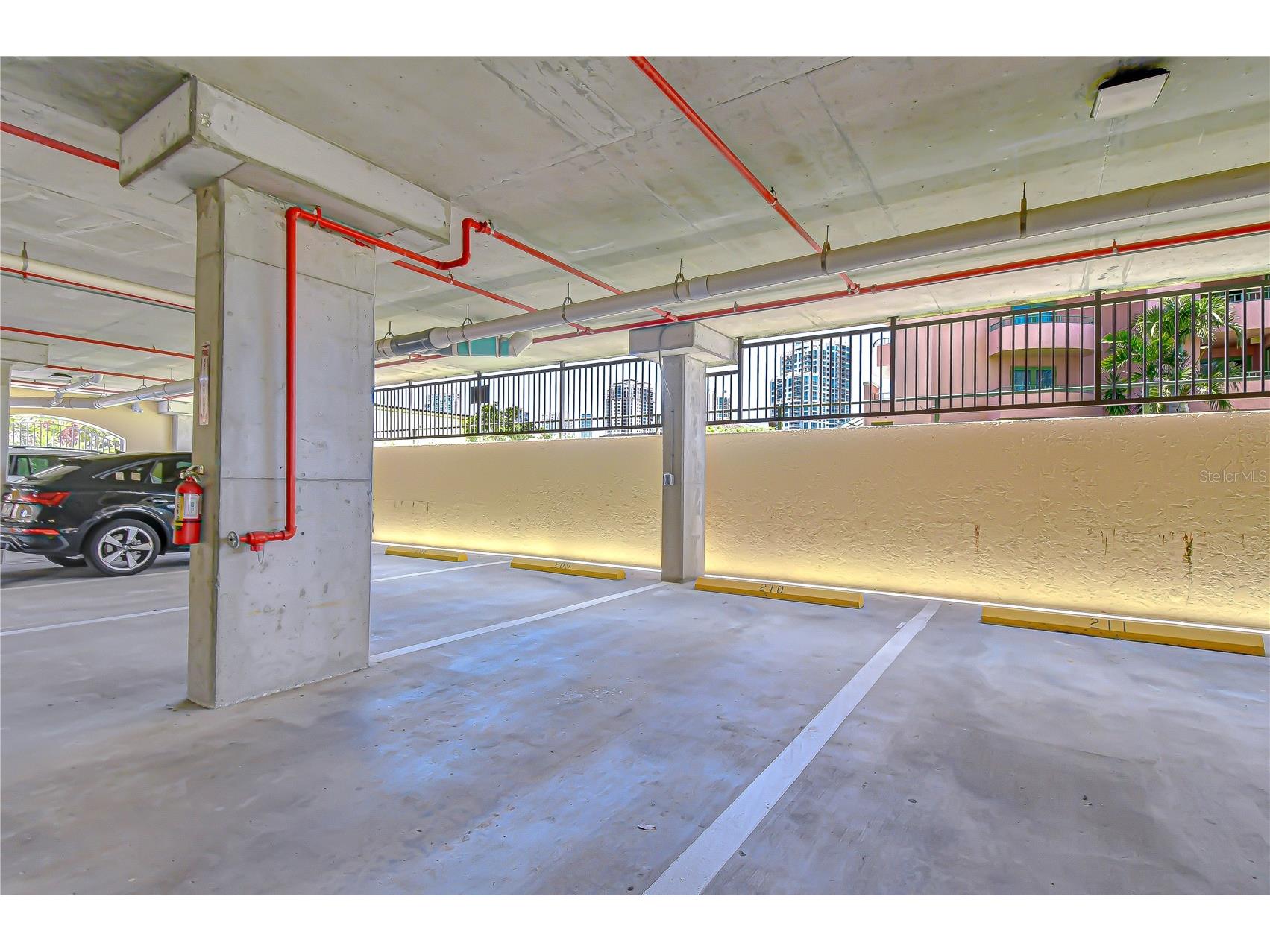 555 5th Avenue NE #711 Saint Petersburg FL 33701 TB8503095 image62