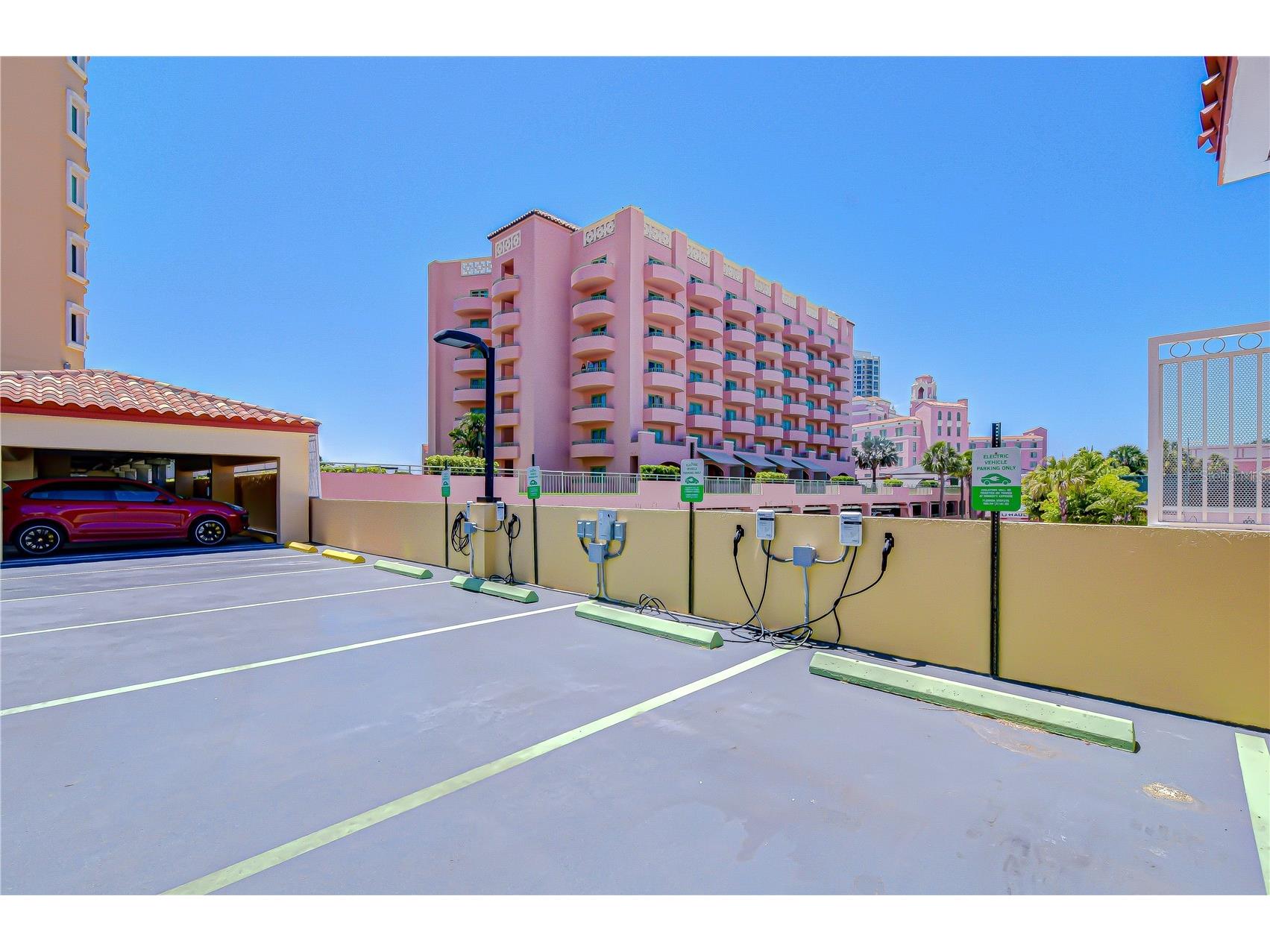 555 5th Avenue NE #711 Saint Petersburg FL 33701 TB8503095 image81