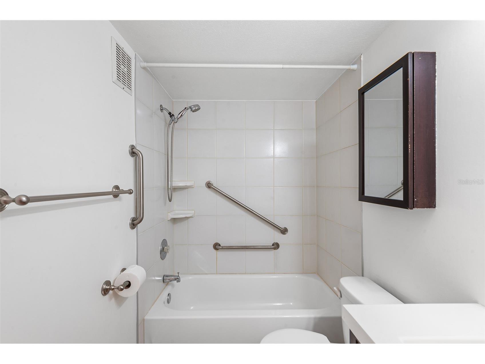 555 62nd Street S #102 Saint Petersburg FL 33707 O6406262 image11