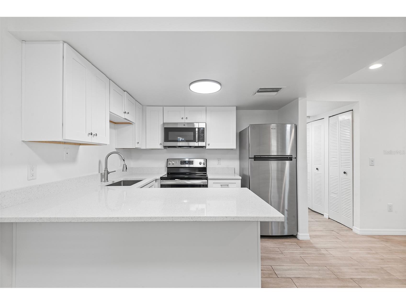 555 62nd Street S #103 Saint Petersburg FL 33707 O6406264 image6