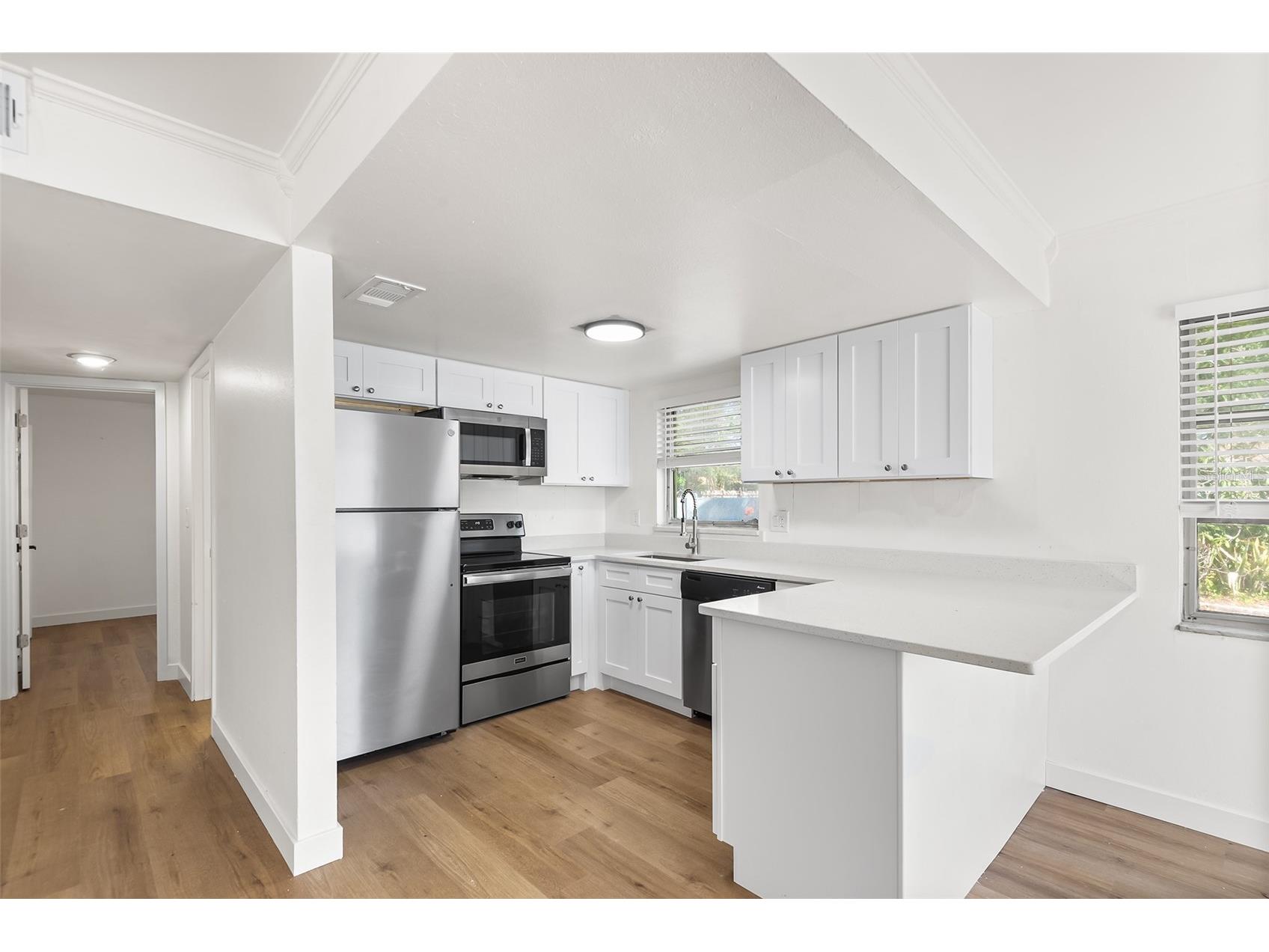 555 62nd Street S #110 Saint Petersburg FL 33707 O6382282 image3