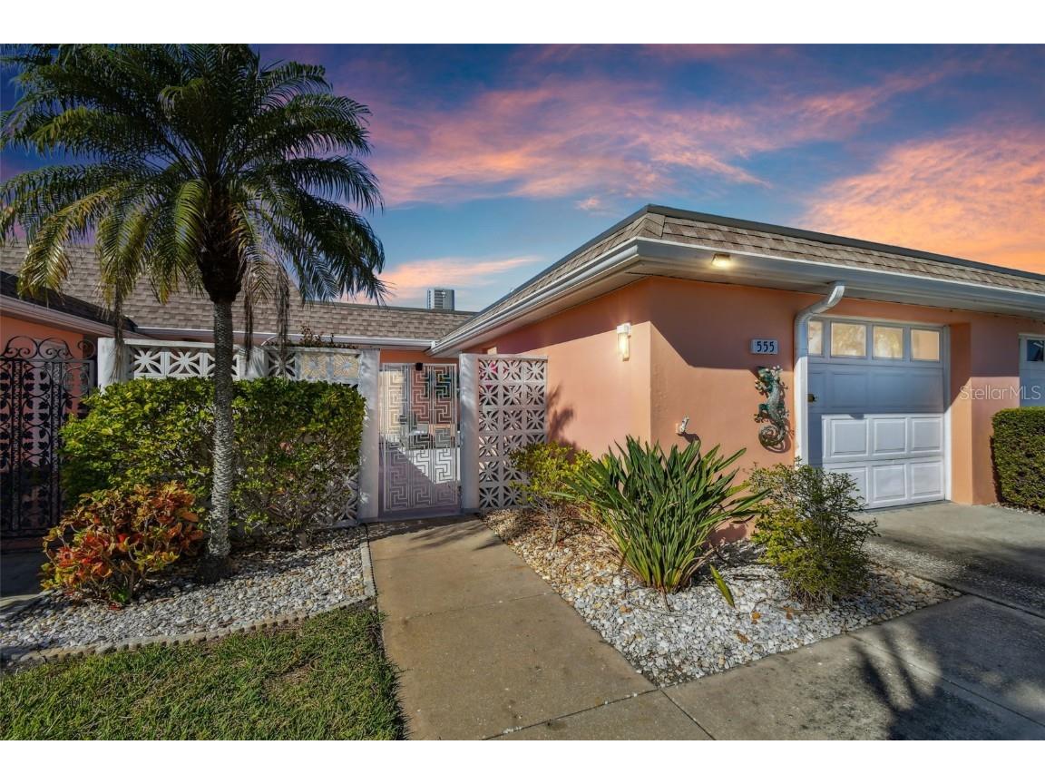 555 Boca Ciega Point Boulevard S #1401 Saint Petersburg FL 33708 - BOCA CIEGA BAY W7861591 image1