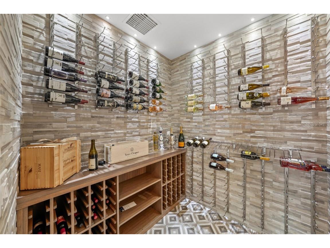 555 Suwanee Circle Tampa FL 33606 TB8423327 image16