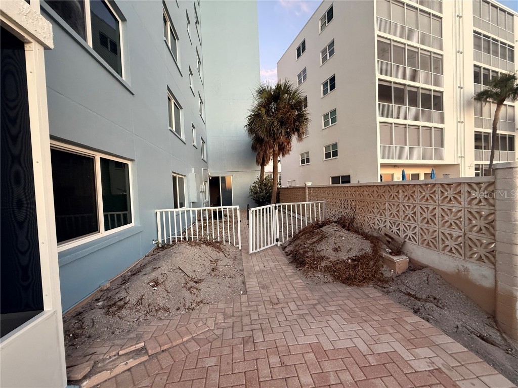 555 The Esplanade N #202 Venice FL 34285 A4656295 image8