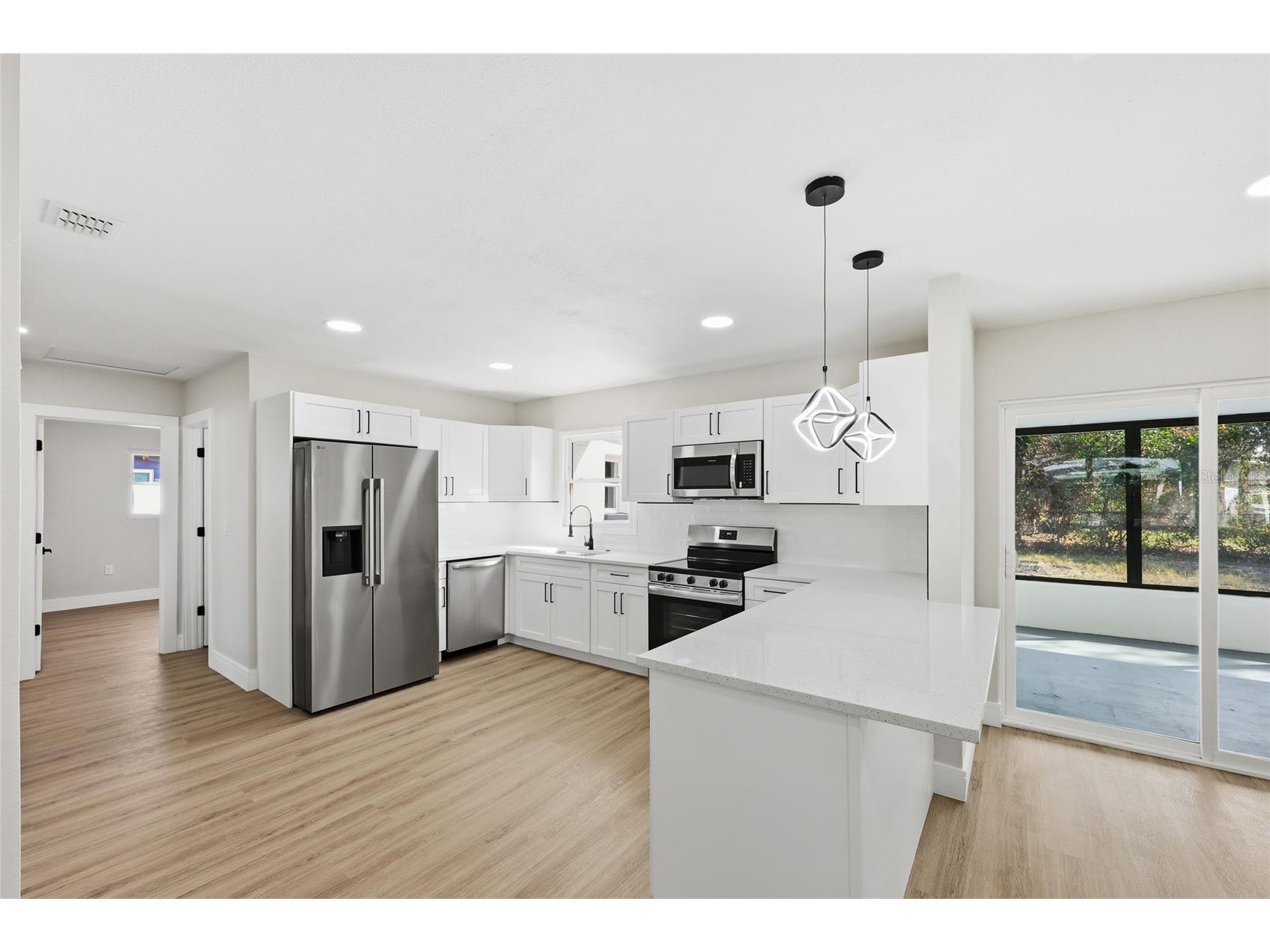 5550 5th Way S Saint Petersburg FL 33705 TB8476145 image4
