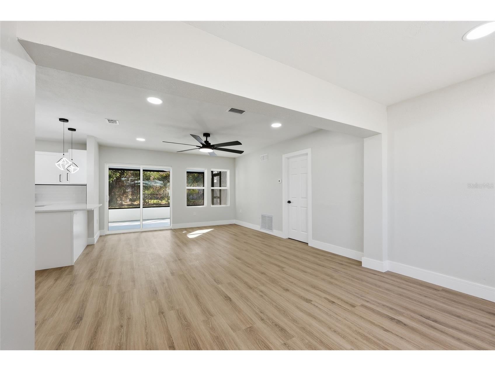 5550 5th Way S Saint Petersburg FL 33705 TB8476145 image7