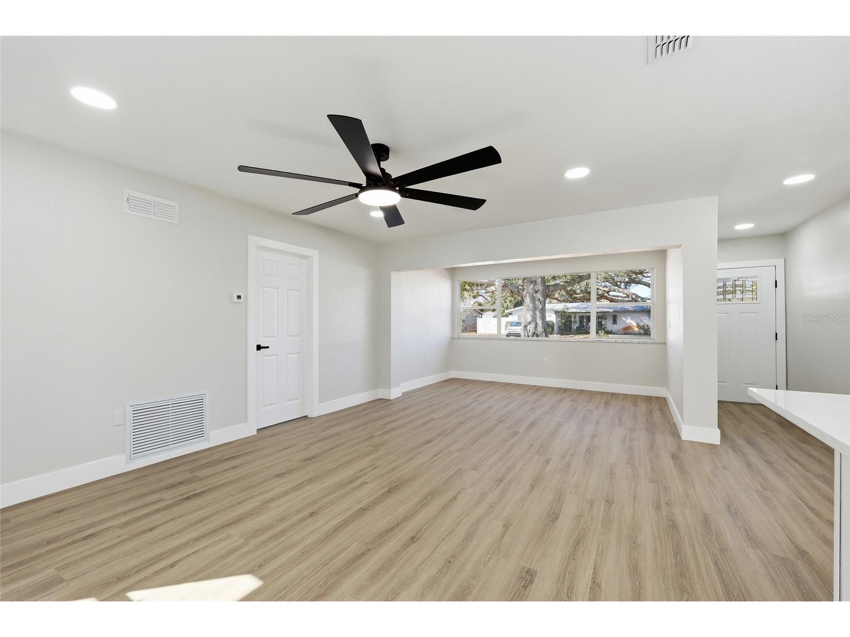 5550 5th Way S Saint Petersburg FL 33705 TB8476145 image8