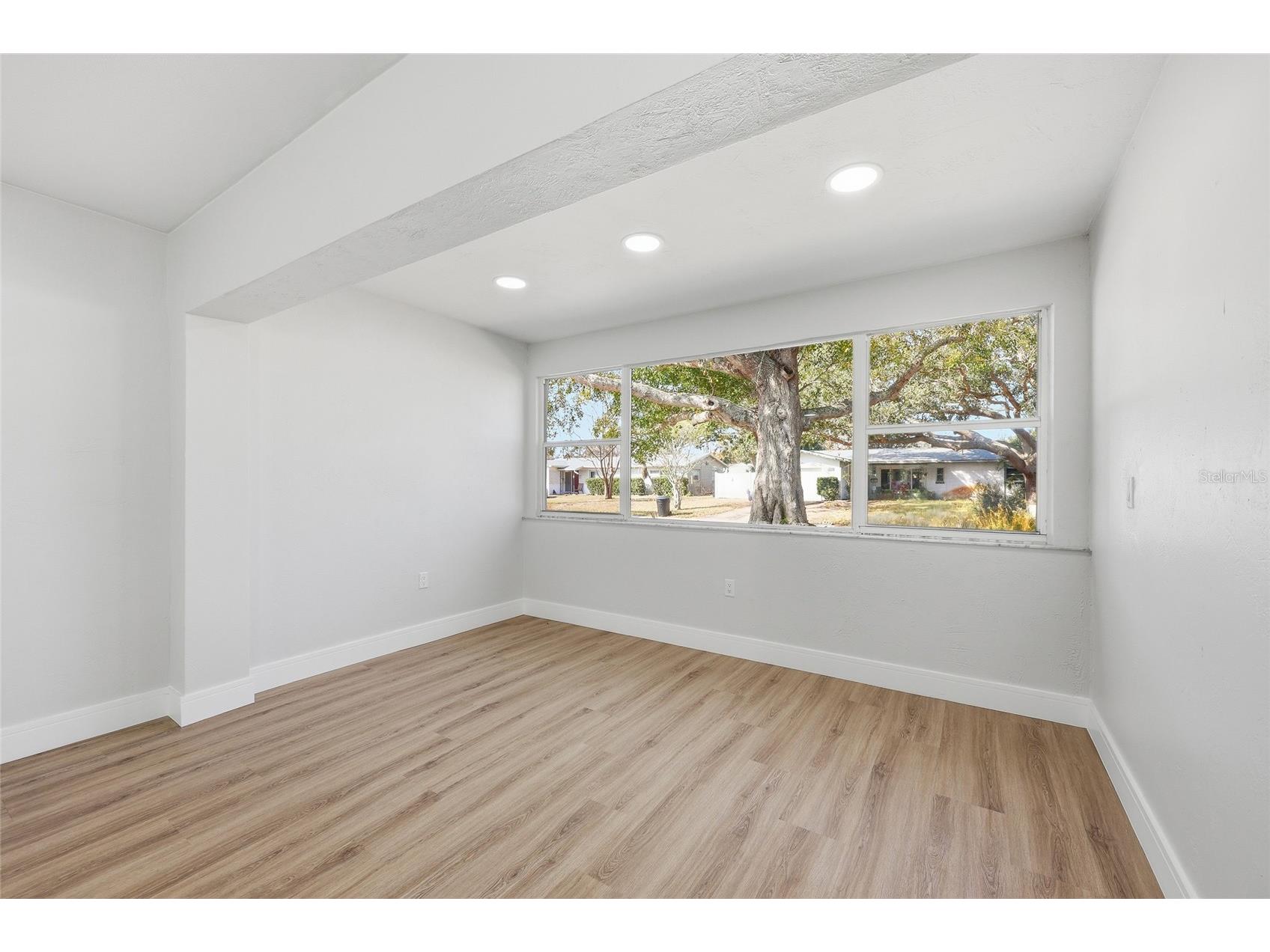 5550 5th Way S Saint Petersburg FL 33705 TB8476145 image9