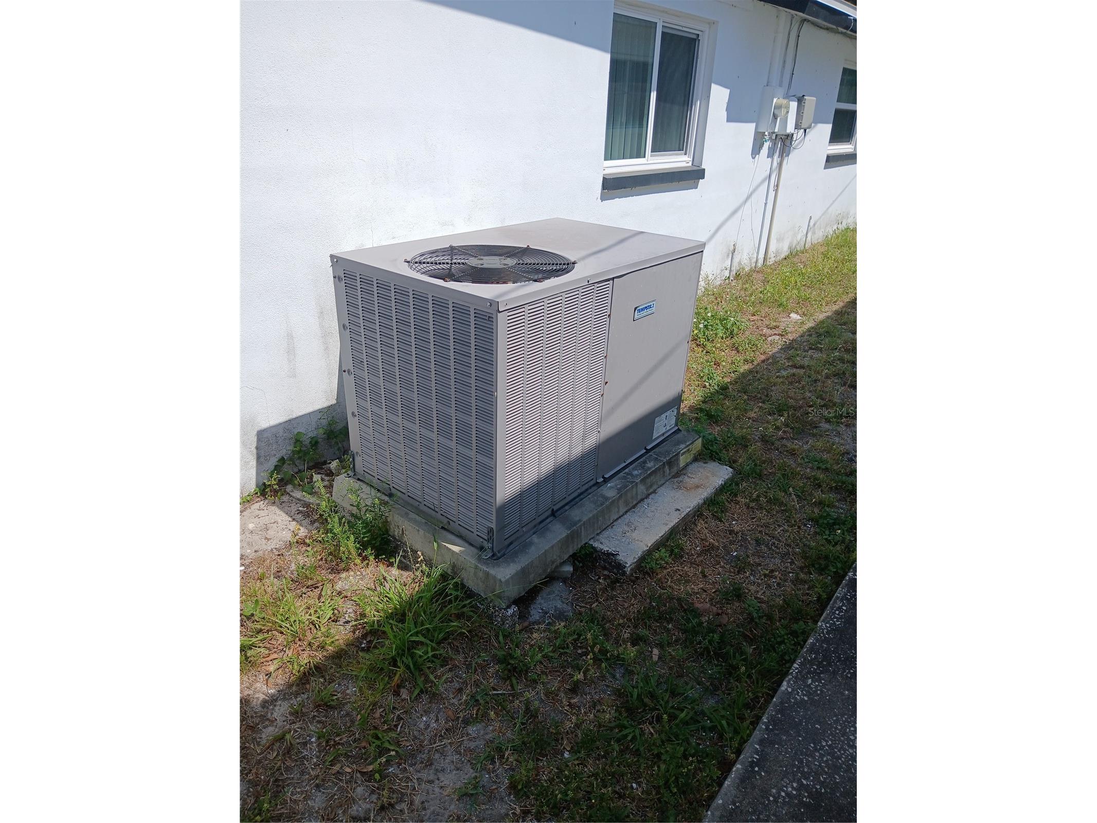 5550 Front Drive Holiday FL 34690 W7885224 image3