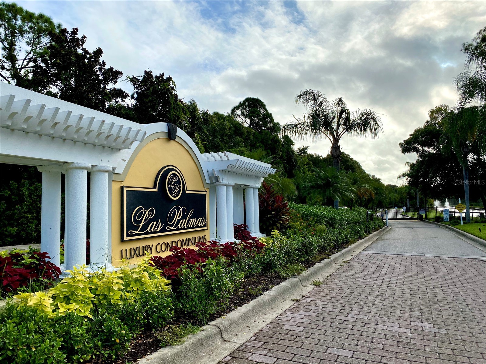 5551 Bentgrass Drive #11-303 Sarasota FL 34235 A4693808 image1