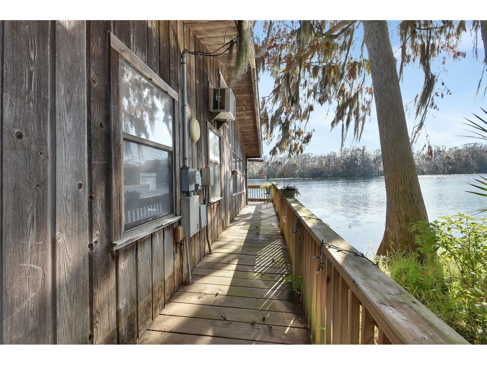 55512 Front Street Astor FL 32102 - ST JOHNS RIVER V4946788 image10