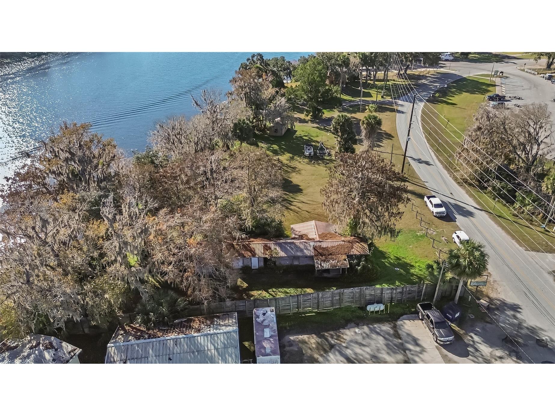 55512 Front Street Astor FL 32102 - ST JOHNS RIVER V4946788 image13
