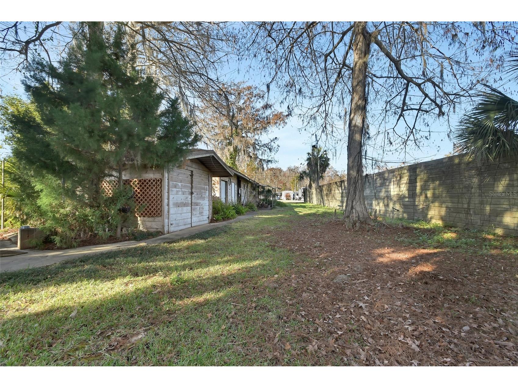 55512 Front Street Astor FL 32102 - ST JOHNS RIVER V4946788 image17