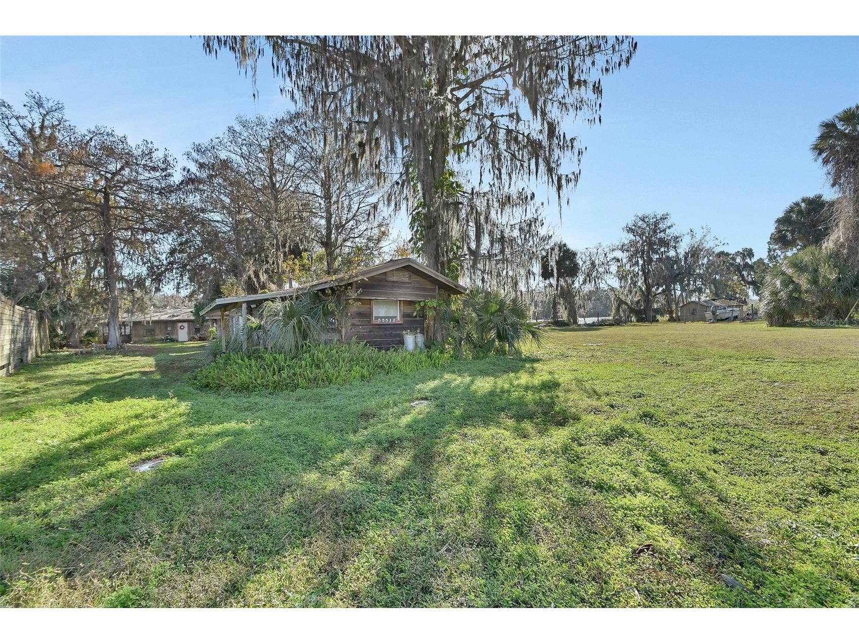 55512 Front Street Astor FL 32102 - ST JOHNS RIVER V4946788 image23
