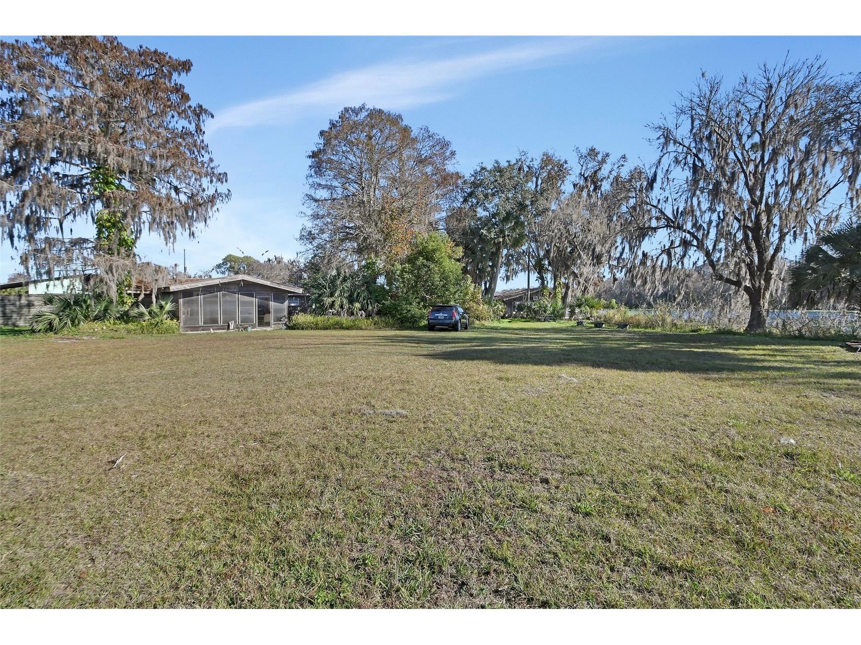 55512 Front Street Astor FL 32102 - ST JOHNS RIVER V4946788 image25