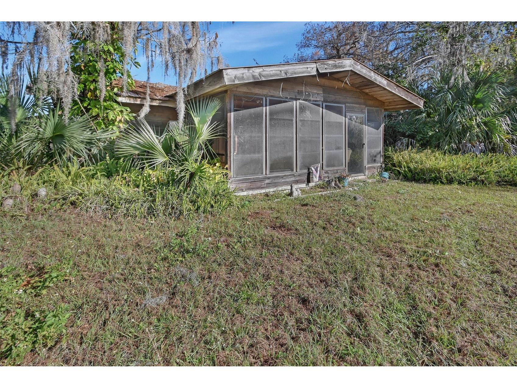 55512 Front Street Astor FL 32102 - ST JOHNS RIVER V4946788 image26