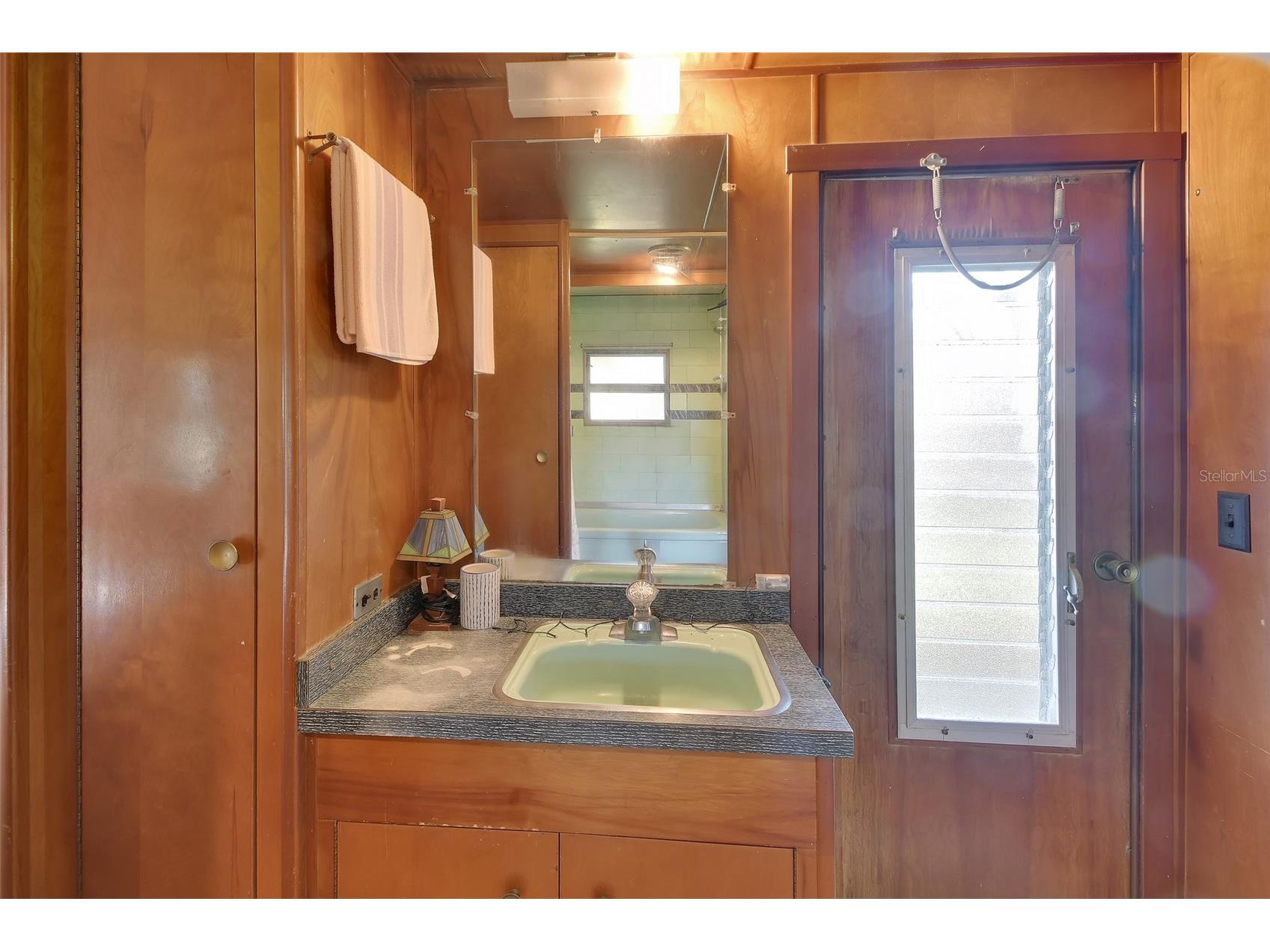 55512 Front Street Astor FL 32102 - ST JOHNS RIVER V4946788 image45