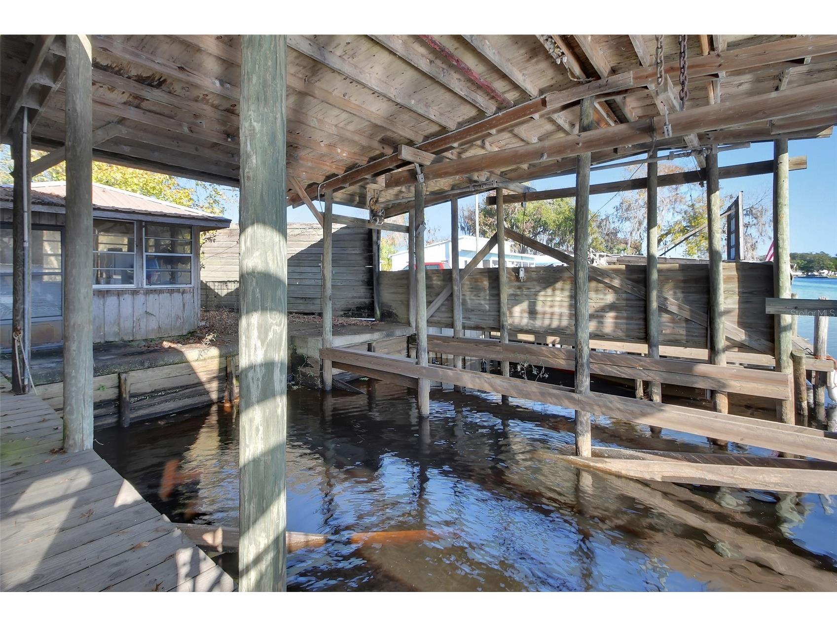 55512 Front Street Astor FL 32102 - ST JOHNS RIVER V4946788 image8