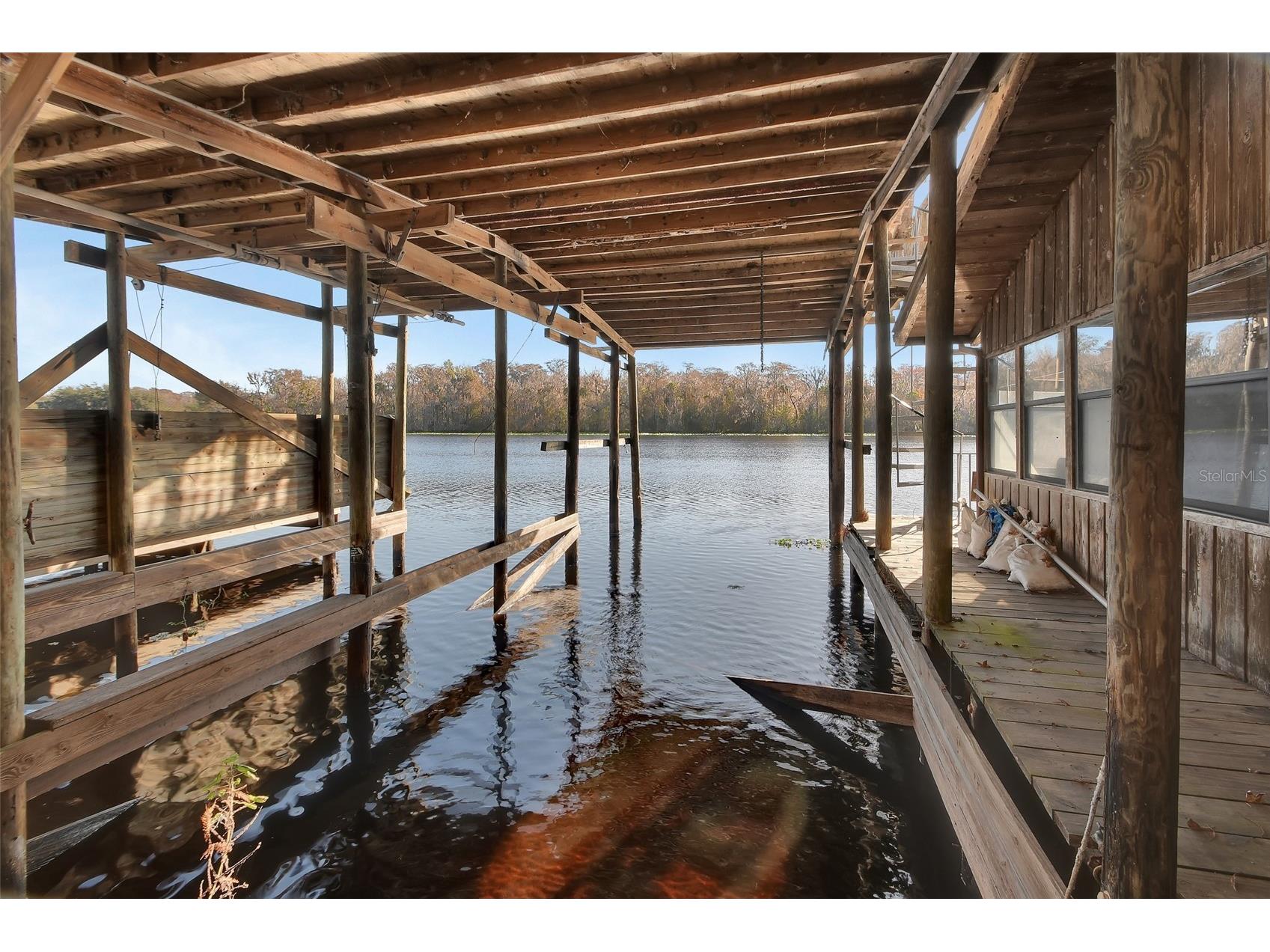 55512 Front Street Astor FL 32102 - ST JOHNS RIVER V4946788 image9