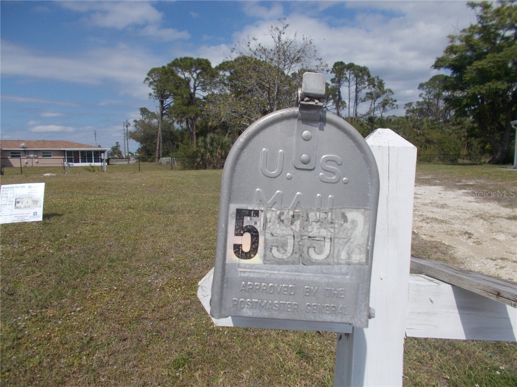 5552 Holiday Park Boulevard North Port FL 34287 C7512953 image4