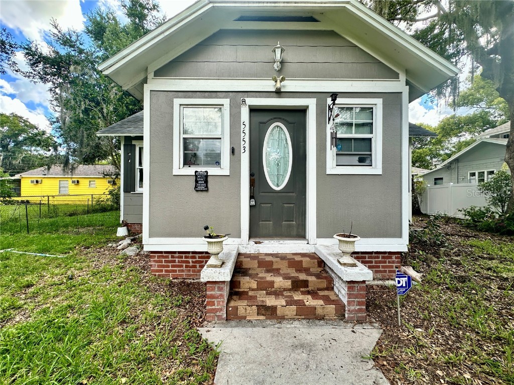 5553 11th Street Zephyrhills FL 33542 W7866222 image1