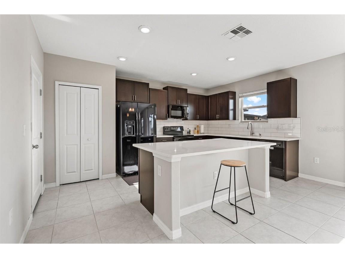 5553 Turkey Creek Way Lakeland FL 33811 - Retention pond O6298144 image10