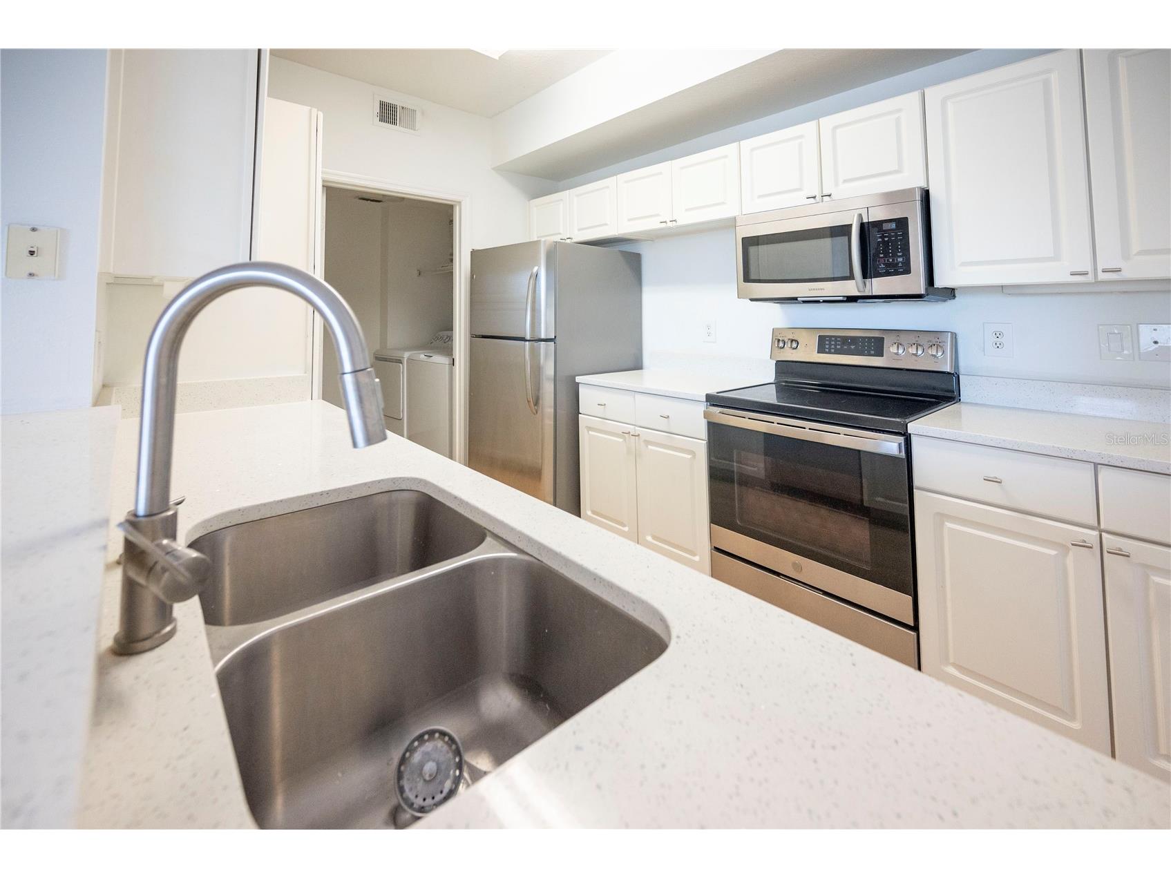 5554 Metrowest Boulevard #4-211 Orlando FL 32811 O6401257 image3