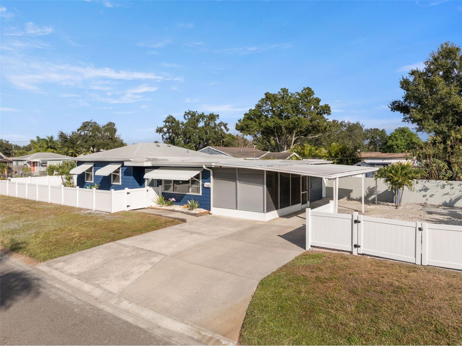 5555 13th Street N Saint Petersburg FL 33703 TB8451638 image1