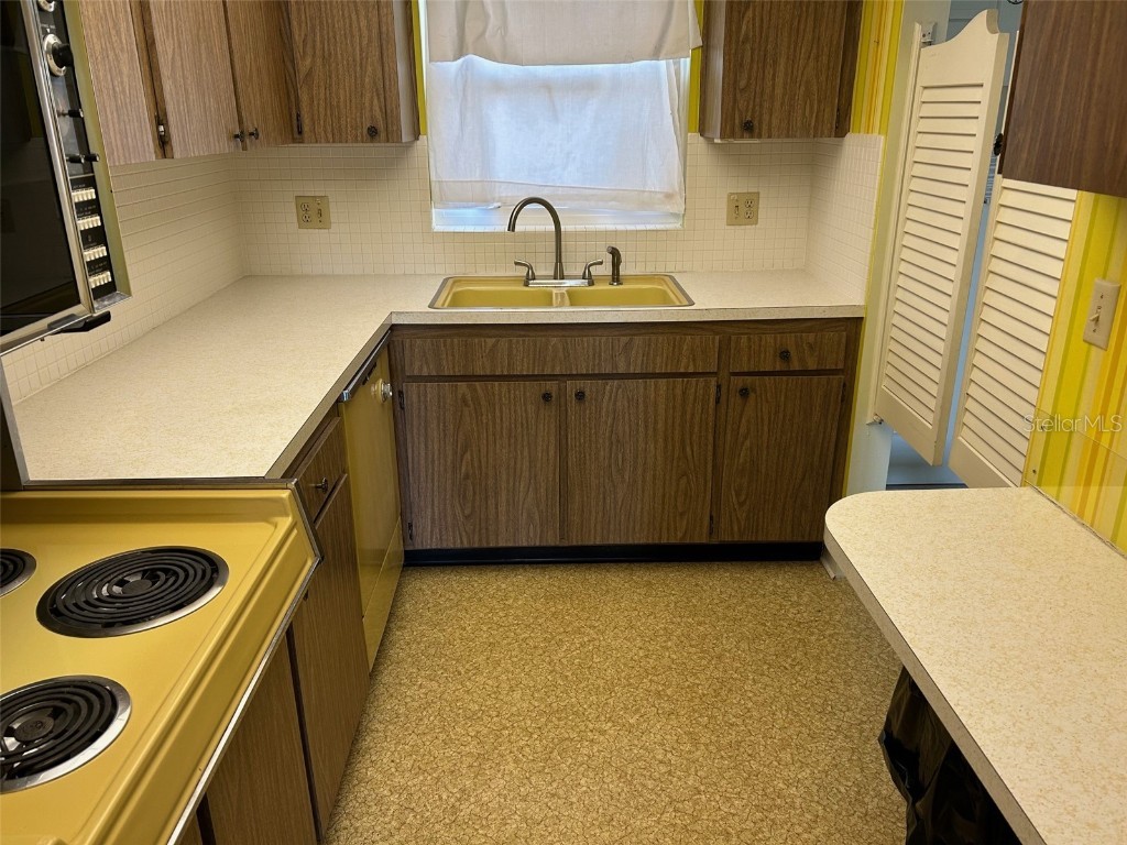 5555 Gulf Boulevard #312 Saint Pete Beach FL 33706 O6339191 image19