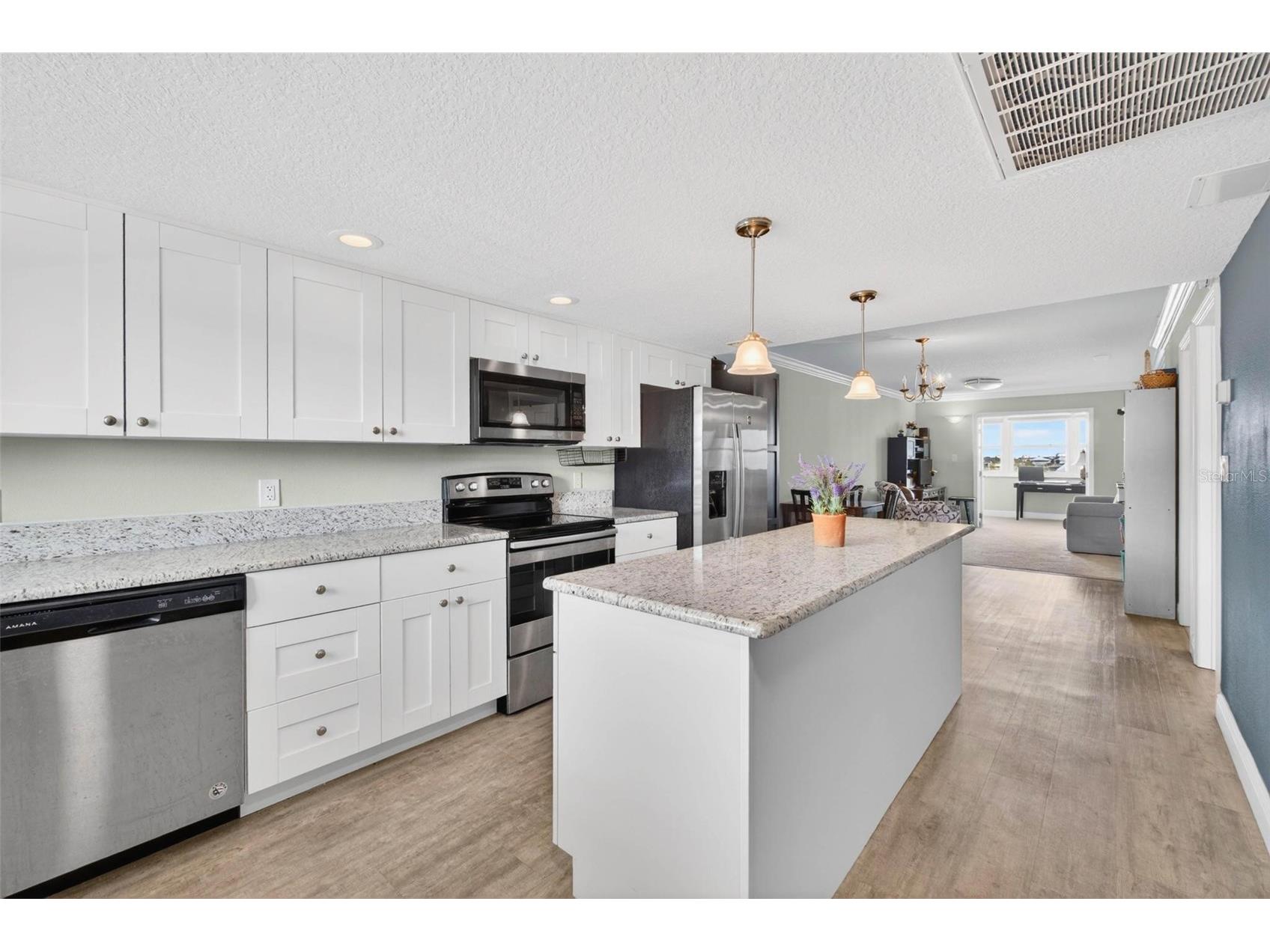 5555 Gulf Boulevard #402 Saint Pete Beach FL 33706 - BOCA CIEGA BAY & INTRACOASTAL TB8504180 image7