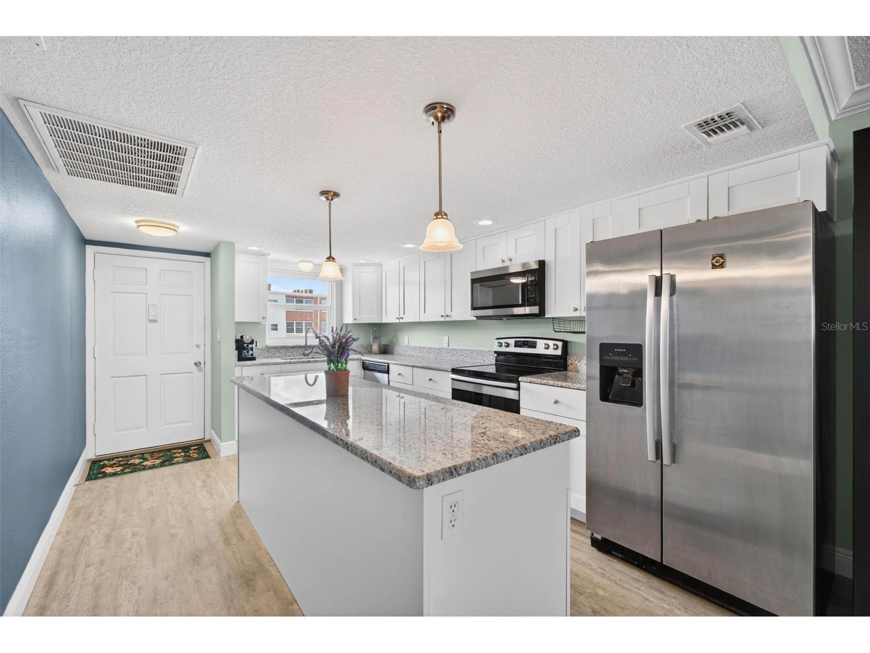 5555 Gulf Boulevard #402 Saint Pete Beach FL 33706 - BOCA CIEGA BAY & INTRACOASTAL TB8504180 image8